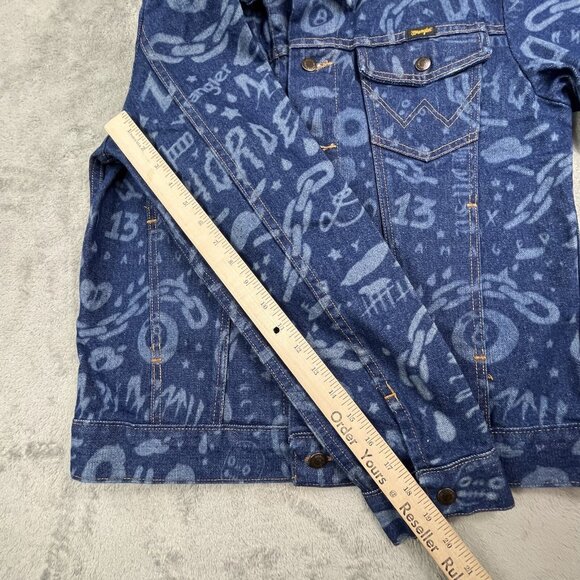 Wrangler x Deadfellaz Trucker Jacket Men's Small Blue DFZ All Over Print Denim - Picture 8 of 10